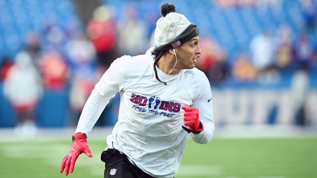 Mack Hollins barefoot: Bills’ WR arrives without shoes ahead of ‘Sunday Night Football’