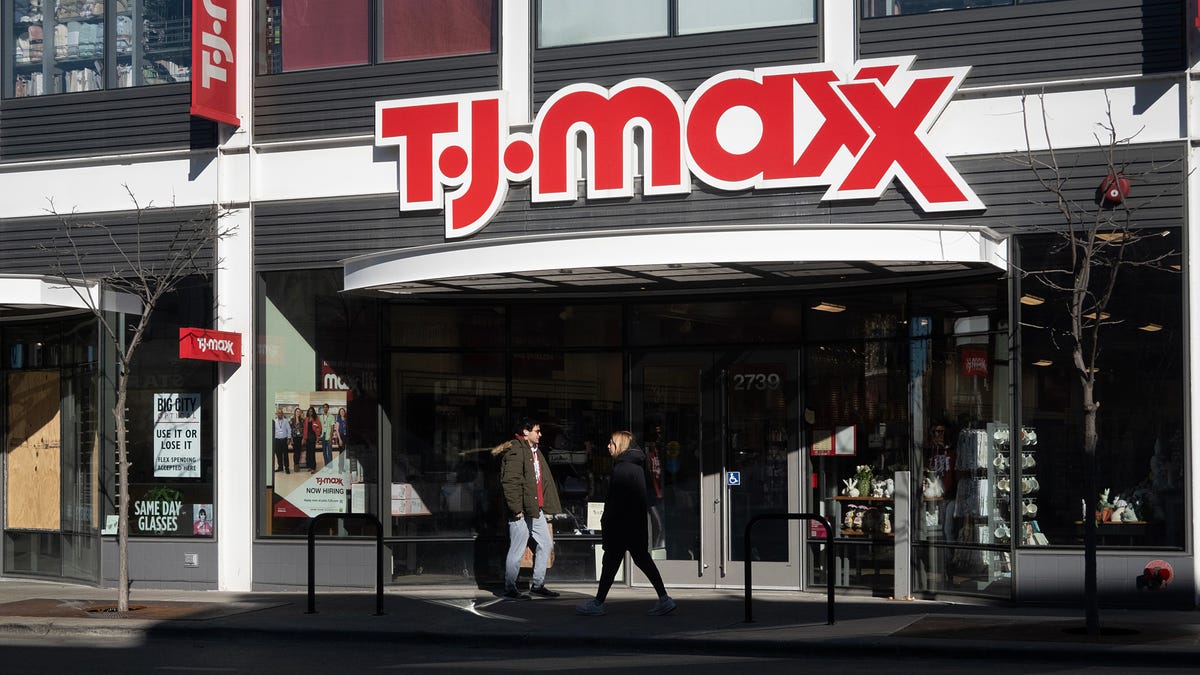 What retail stores are open on New Year’s Day 2025? Details on TJ Maxx, JCPenney, more