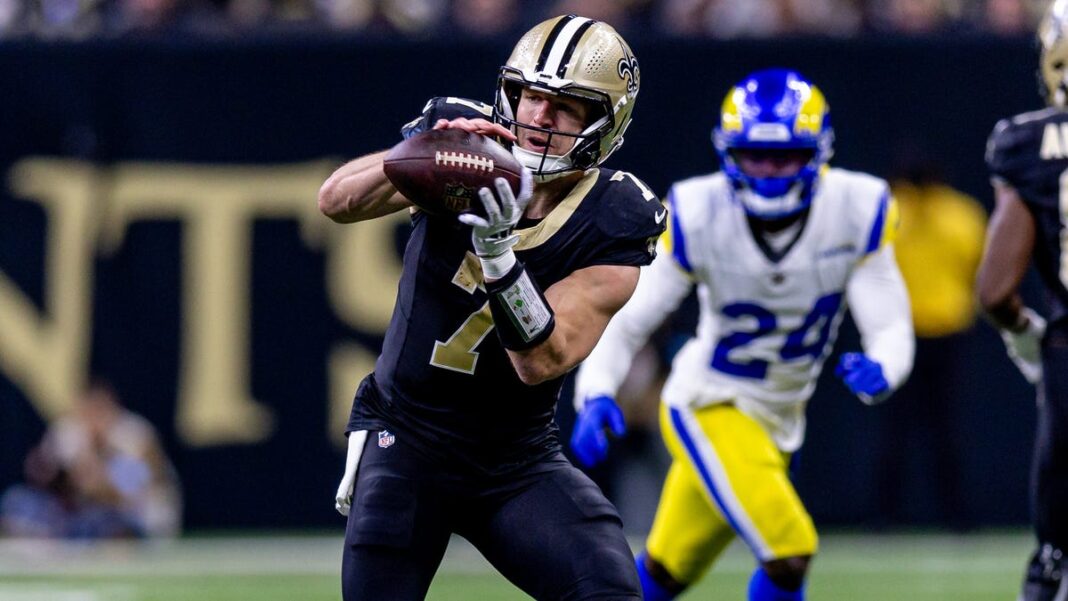 Saints QB/TE Taysom Hill carted off in fourth quarter with knee injury vs. Rams