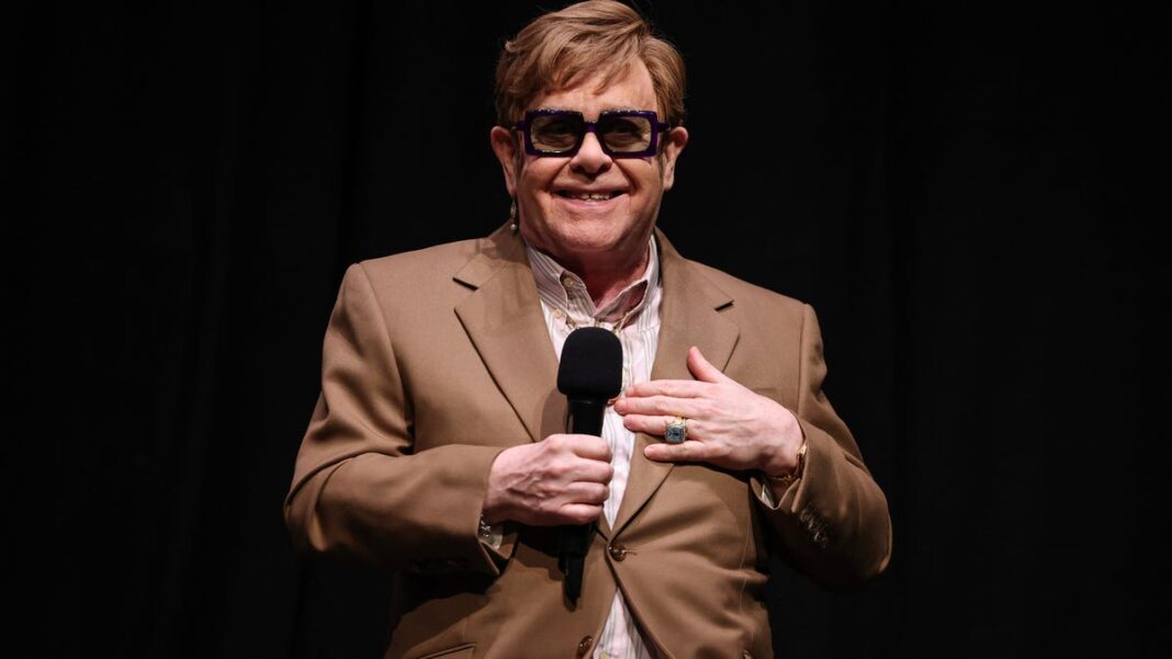 Elton John makes eyesight joke at 2025 Golden Globes