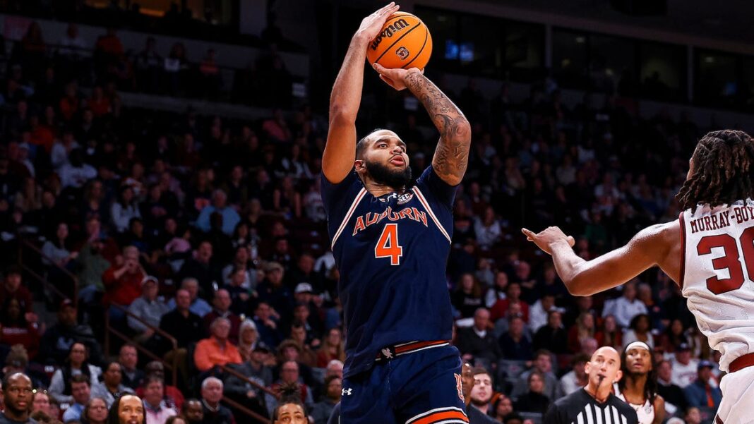 Johni Broome injury update: Auburn forward left with ankle injury vs South Carolina