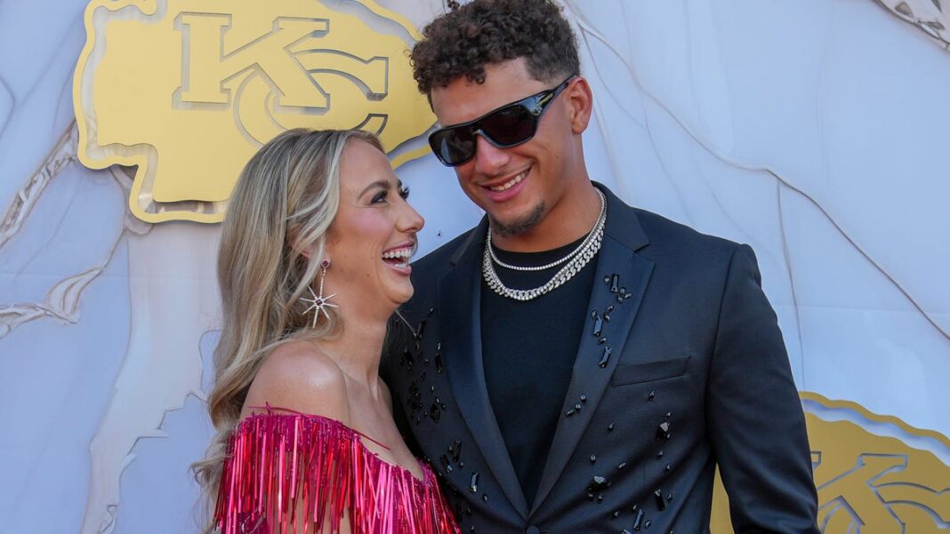 What did Patrick Mahomes do while waiting for birth of third child? Watch football