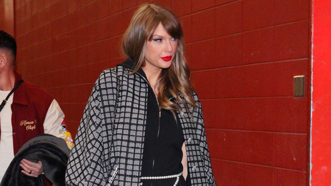 She’s back! Taylor Swift arrives at Arrowhead for playoff game between Chiefs and Texans