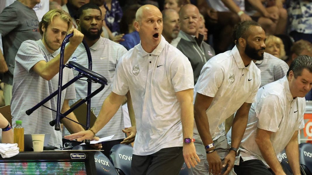 UConn basketball coach Dan Hurley berates official: ‘Don’t turn your back on me,’ addresses postgame