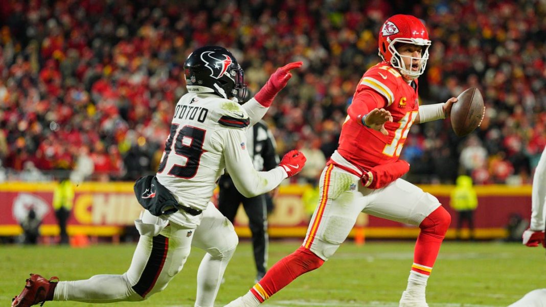 Texans react to controversial calls on hits to Chiefs QB Patrick Mahomes: ‘Us against the refs’