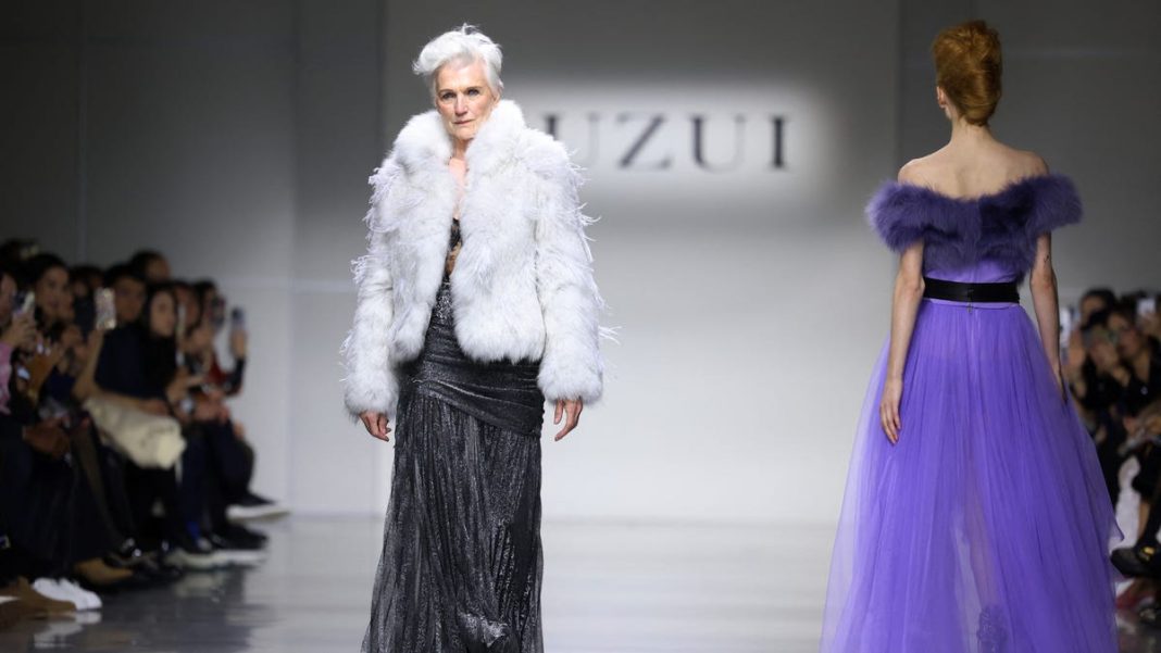 Elon Musk’s model mom Maye Musk walks runway at fashion week amid ongoing Trump drama